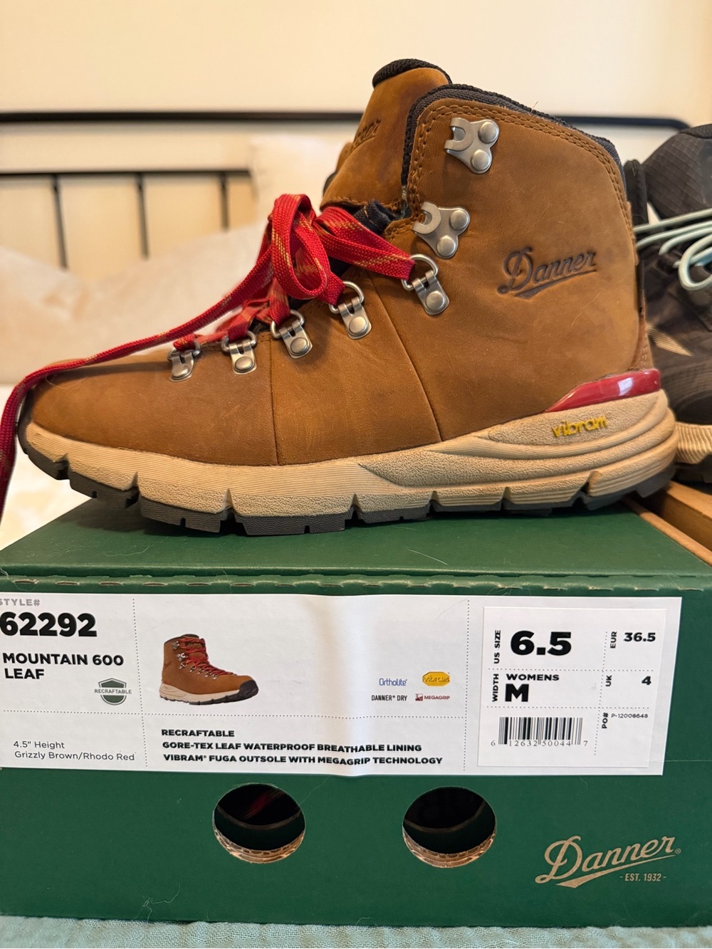 Danner mountain 600 leaf hiking boots 6.5